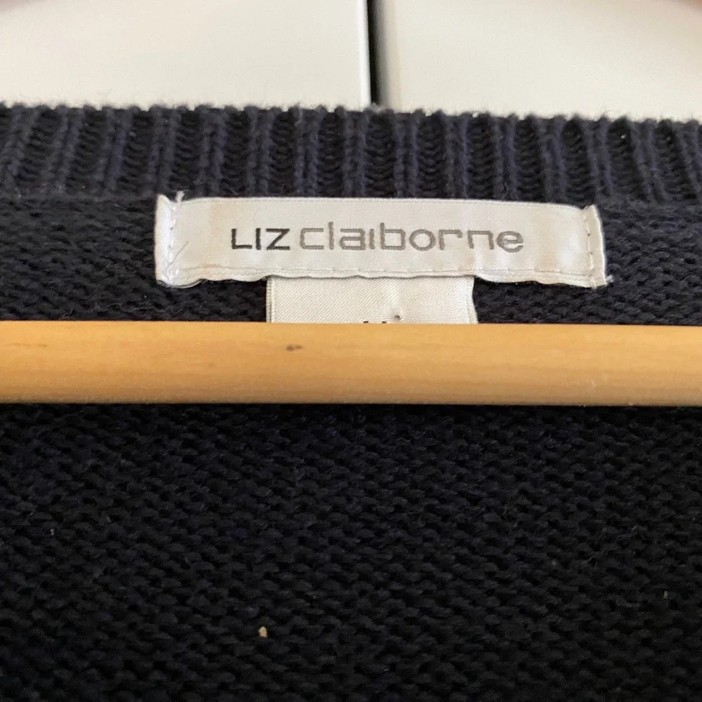 Liz Claiborne - Picture 2 of 6